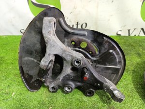 Ступица передняя правая MERCEDES-BENZ B-CLASS OEM A2093300325, A2093320101 C203 2006
