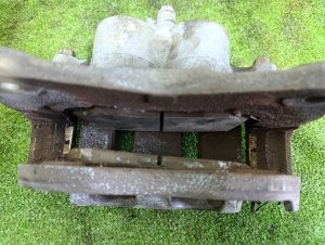 Суппорт передний правый (под 315 мм диск) SUBARU LEGACY OEM 26292AG041 BPE 2003