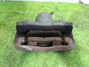 Суппорт передний правый HONDA ACCORD WAGON OEM 45018S0A013 CF6 1998