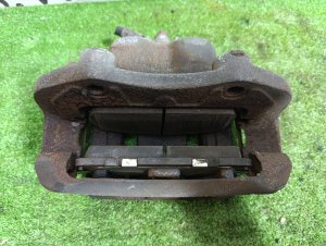 Суппорт передний левый NISSAN SERENA OEM 410114N000 PC24 2002