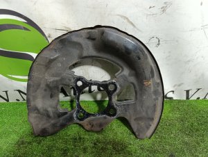 Щиток тормозного диска передний правый LEXUS GS460 OEM 4778122200 URS190 2008