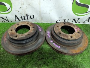 Диск тормозной задний (пара) MITSUBISHI PAJERO OEM MR418067 V88W 2011
