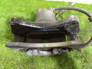 Суппорт передний правый MITSUBISHI RVR OEM 4605A862 GA4W 2012