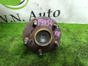 Ступица передняя правая 4355030010 TOYOTA CROWN MAJESTA