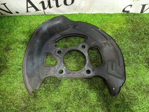 Щиток тормозного диска передний левый TOYOTA CROWN MAJESTA OEM 4778230220 GRS182 2007