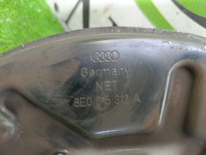 Щиток тормозного диска передний правый AUDI A4 OEM 8E0615312A 8EBWEF 2005