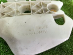 Кронштейн переднего бампера правый TOYOTA ESTIMA OEM 5211528126 AHR20 2006-2008
