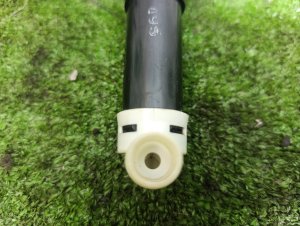 Форсунка омывателя фары правая TOYOTA RAV4 OEM 8520742051 ZSA44L 2013