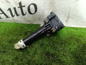 Форсунка омывателя фары правая 8520742051 TOYOTA RAV4