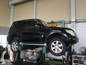 MITSUBISHI PAJERO 2011